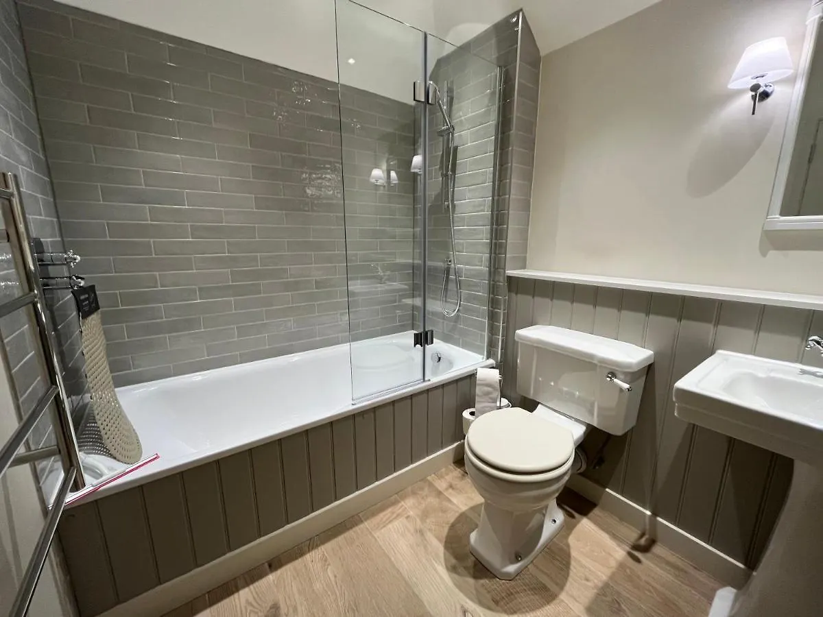 Walcot Yard With Parking, Bath Keys Apartment