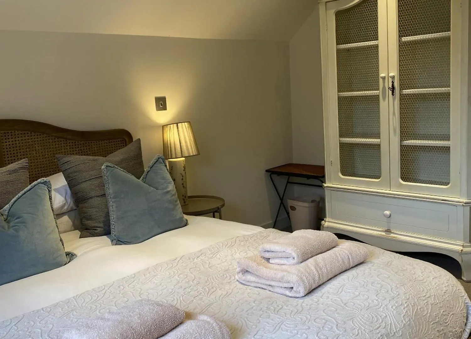 Walcot Yard With Parking, Bath Keys Apartment