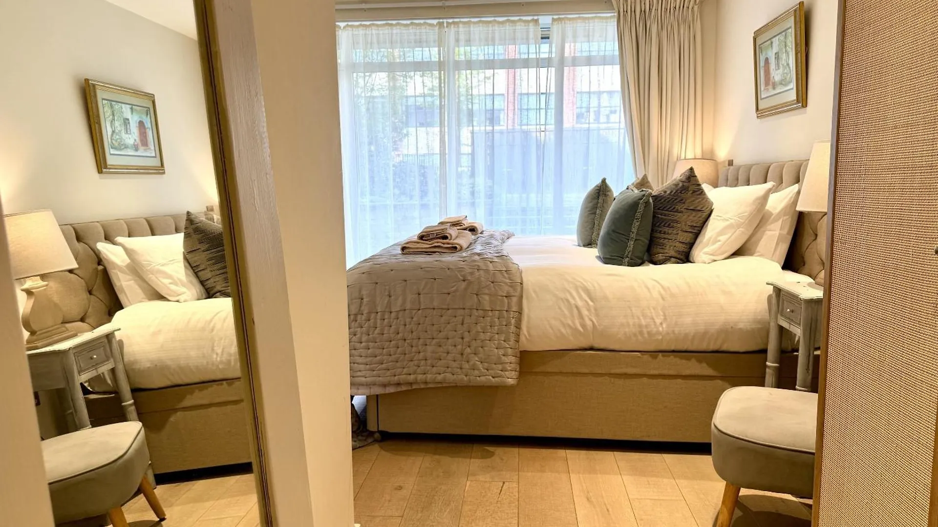 Walcot Yard With Parking, Bath Keys Apartment