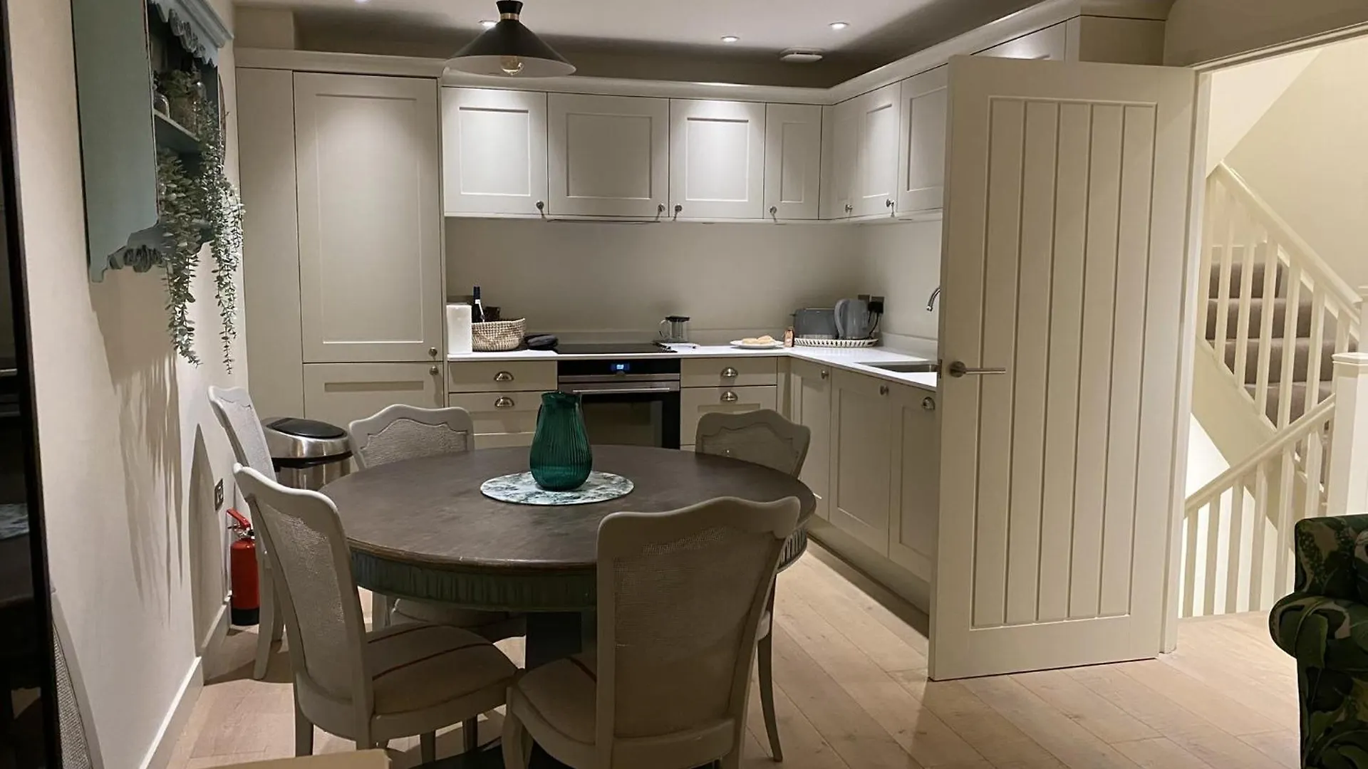 Walcot Yard With Parking, Bath Keys Apartment