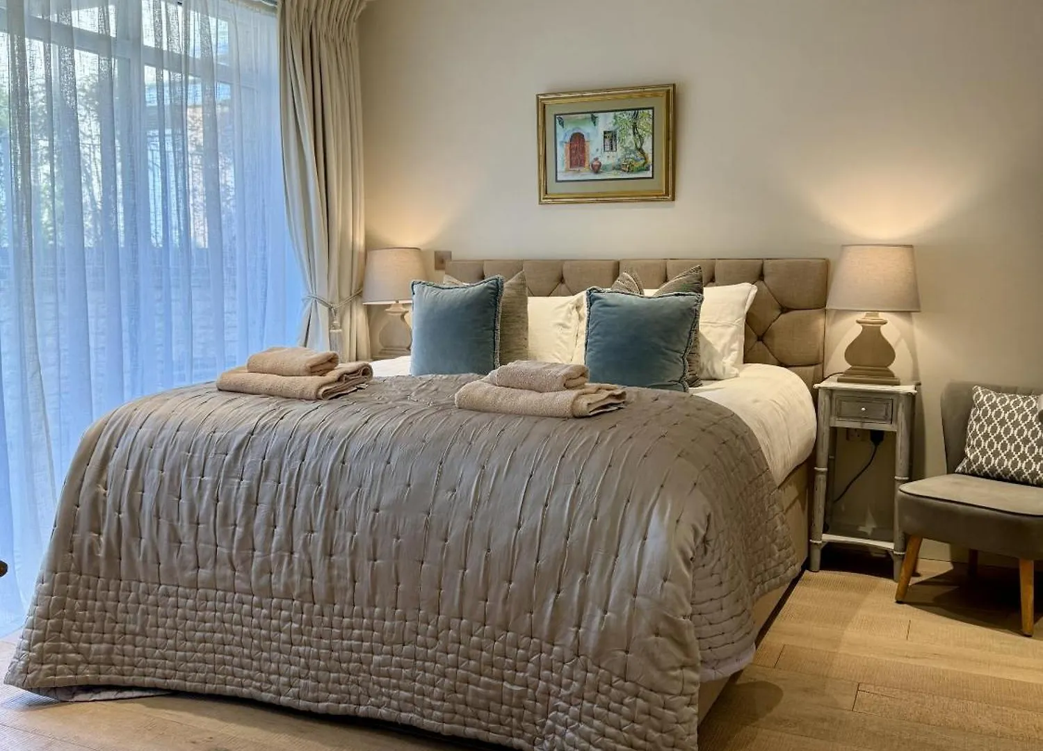 Walcot Yard With Parking, Bath Keys Apartment
