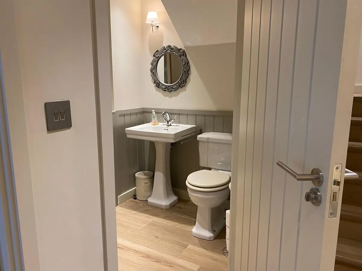 Walcot Yard With Parking, Bath Keys Apartment